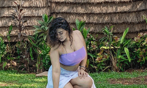 Summer Vibes with Ketika: Elegance Meets Nature