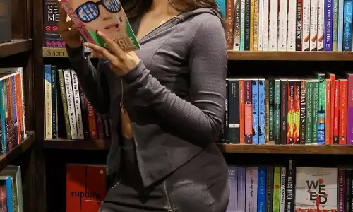 Sakshi Maliks Bookish Look Wins Hearts on Instagram