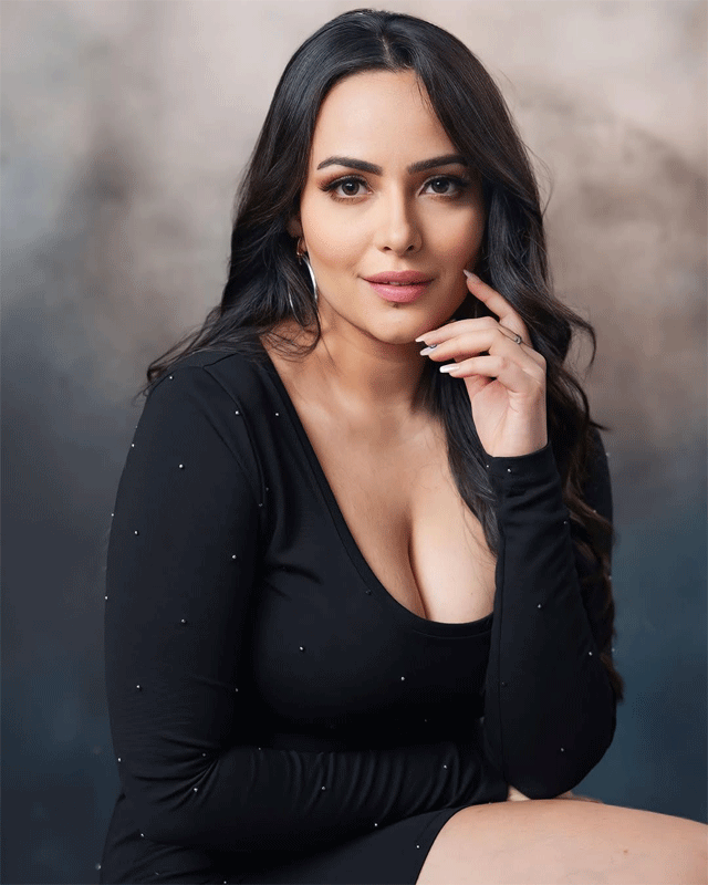 Aanchal Munjal�s Stunning Glam Moment