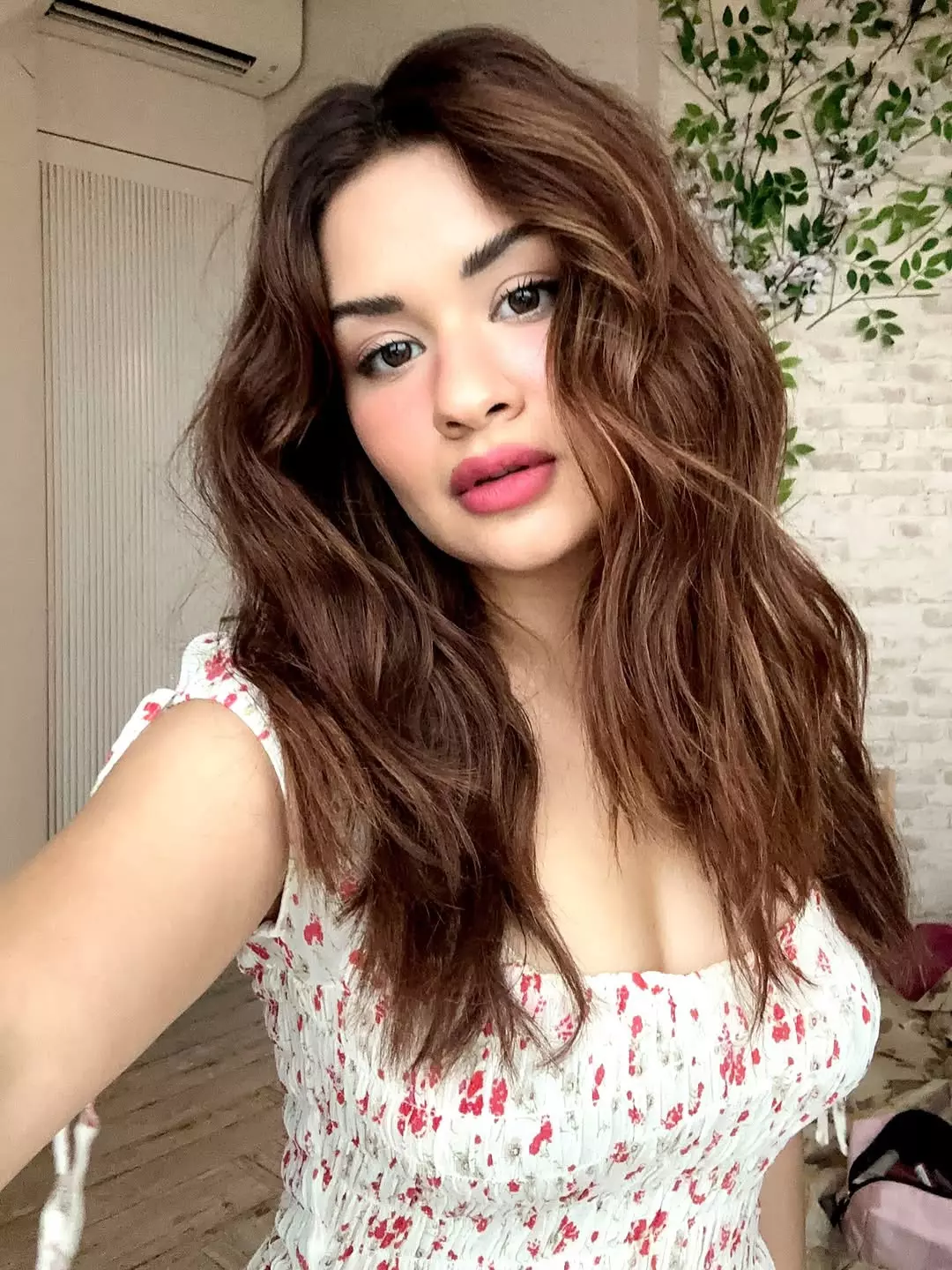 Avneet Kaur in French Girl Makeup Avneet Kaur in French Girl Makeup