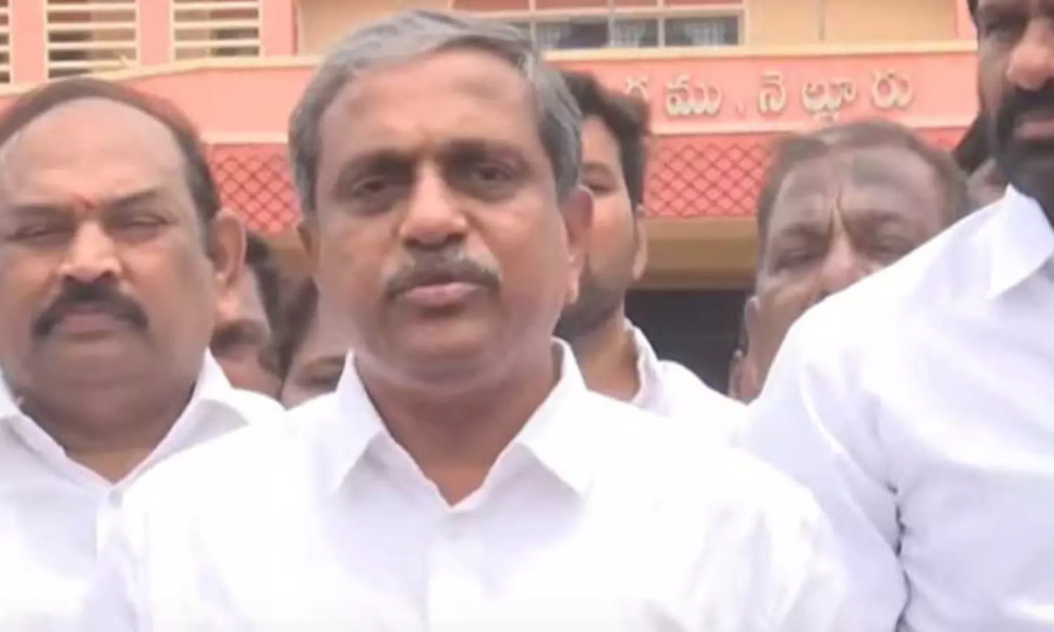 ఇంకా స‌జ్జ‌లేనా..  మాకేంటీ త‌ల‌నొప్పి .. !