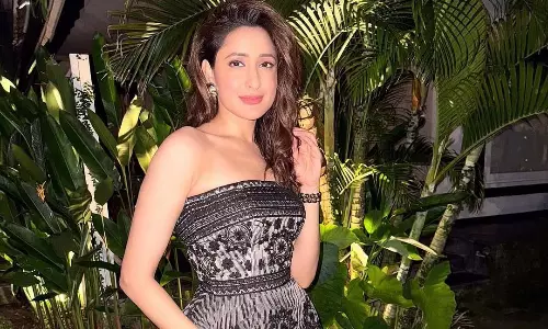 కంచె బ్యూటీ ప్ర‌గ్య స్ట‌న్నింగ్ లుక్