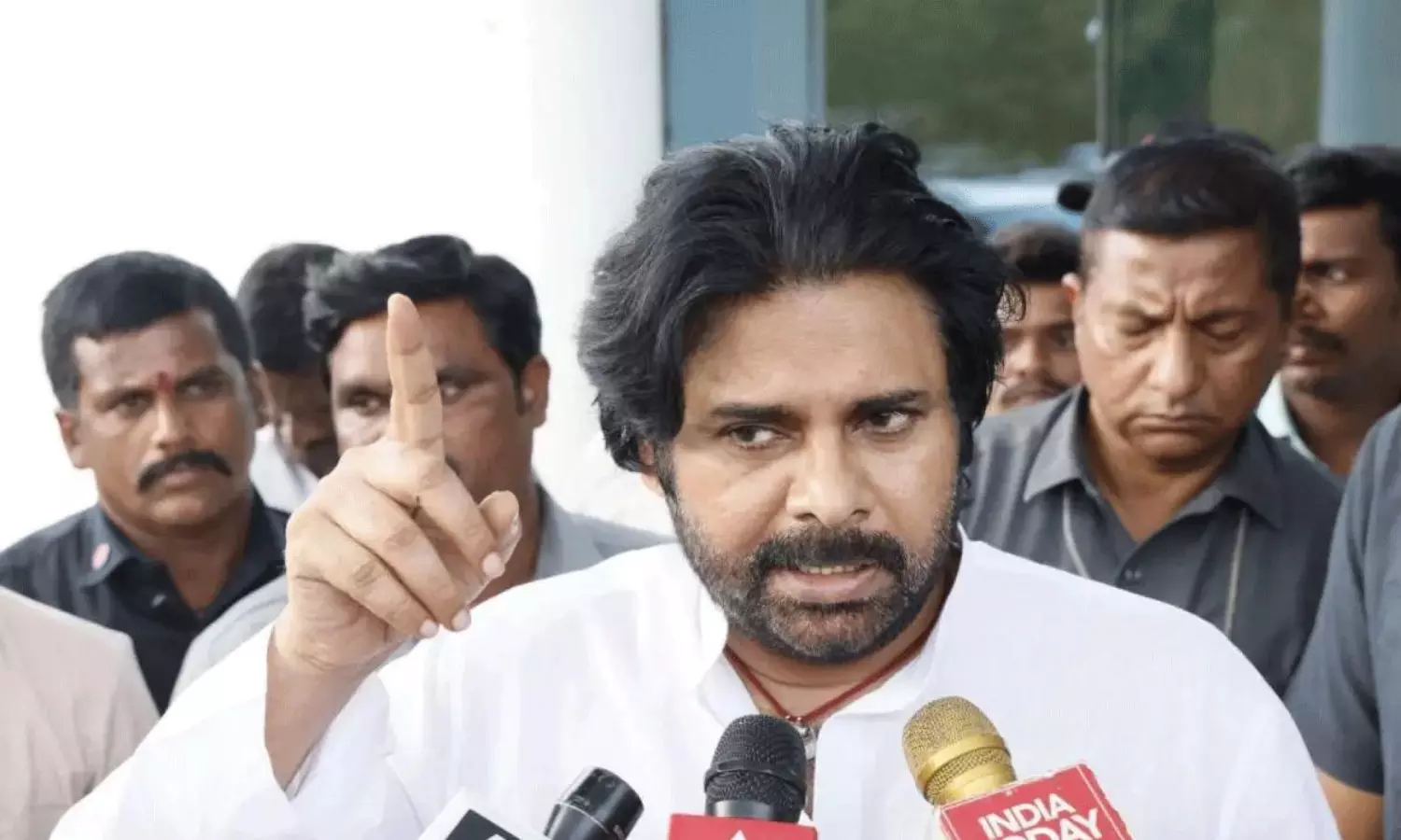 శర్మిష్ఠ కోసం పవన్... మమతా బెనర్జీ సర్కార్ పై తీవ్ర విమర్శలు!