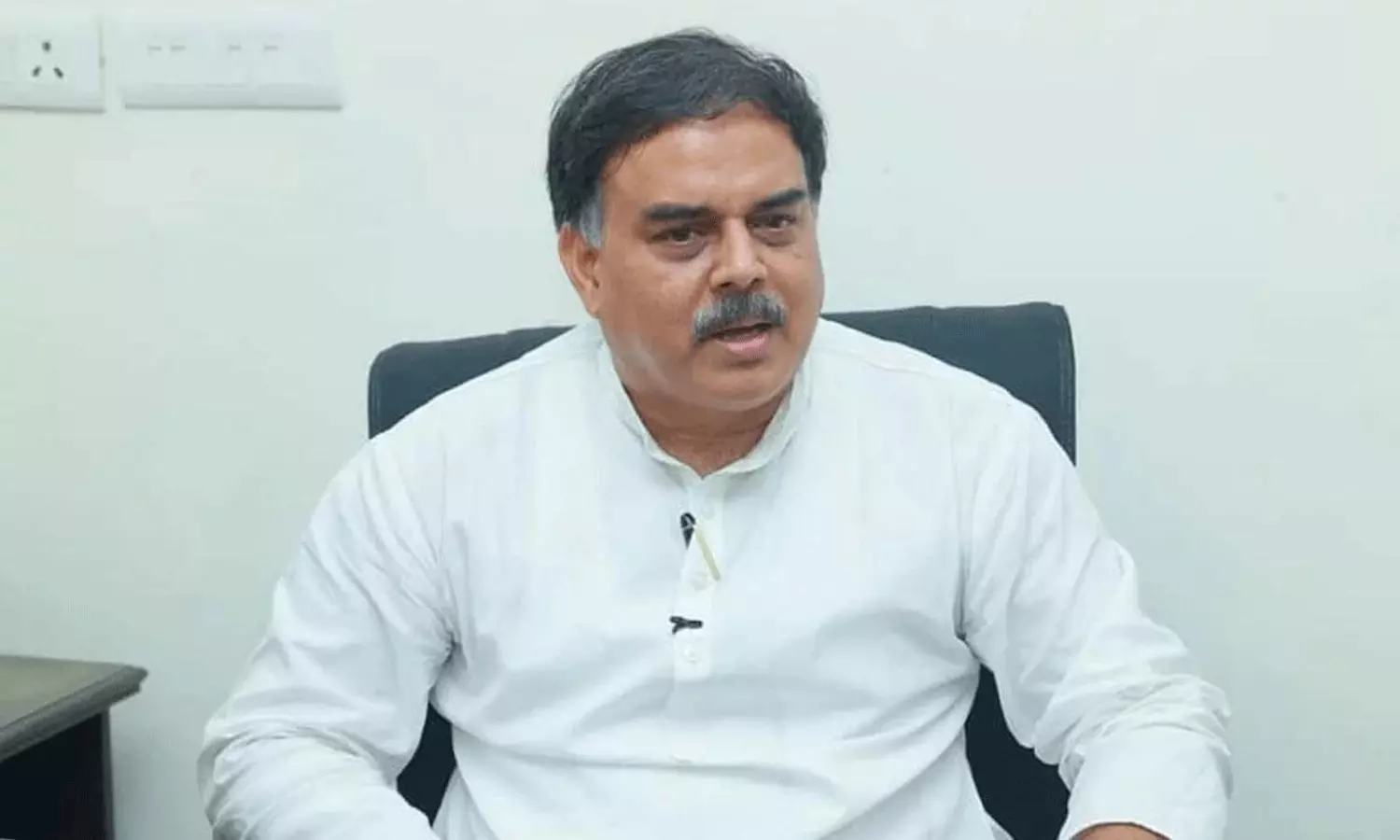 జూన్ 4న  సంక్రాంతి దీపావళి ఒకేసారి వస్తాయట