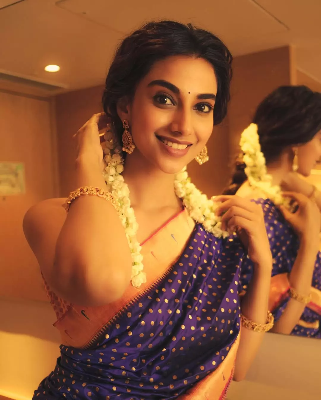 Meenakshi Chaudhary Saree Glow Is Just Wow