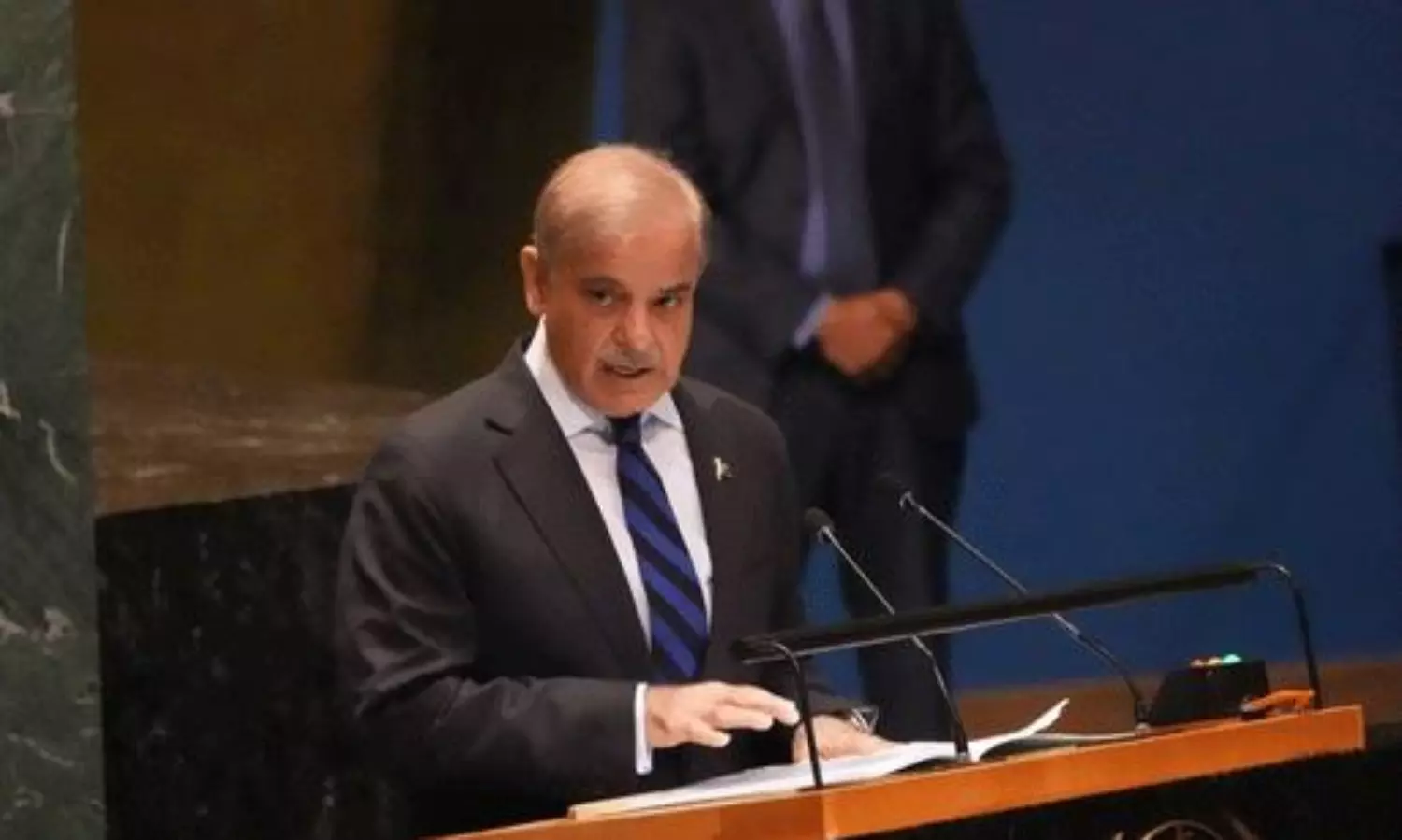 మేము భిక్షమెత్తాం కానీ... పాక్ ప్రధాని సంచలన వ్యాఖ్యలు! మేము భిక్షమెత్తాం కానీ... పాక్ ప్రధాని సంచలన వ్యాఖ్యలు!