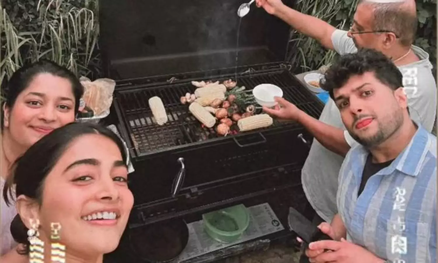 పిక్టాక్ : అందాల బ్యూటీ బార్బెక్యూ ట్రీట్ పిక్టాక్ : అందాల బ్యూటీ బార్బెక్యూ ట్రీట్