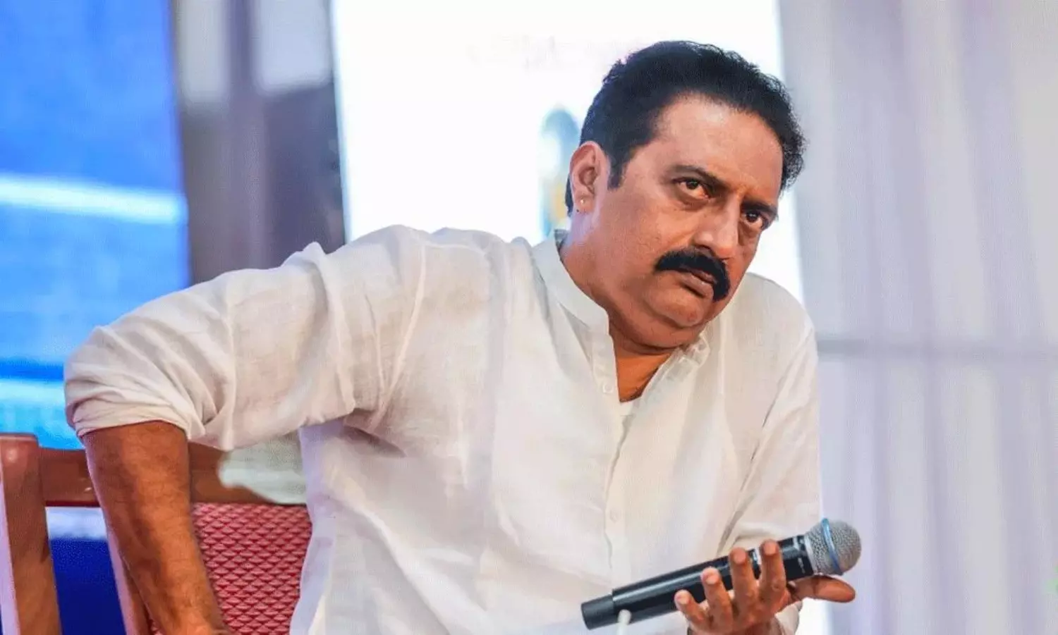 ఆపరేషన్ సింధూర్ పై సెటైర్లా? ఐఎస్‌ఐ ఏజెంట్ కంటే ప్రకాష్ రాజ్ ప్రమాదకరం