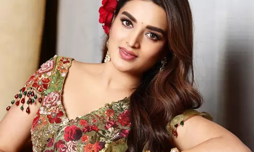 Nidhhi Agerwal Looks Royal in Traditional Look