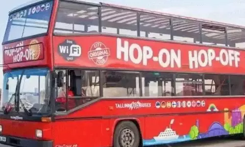 విశాఖ తీరంలో డబుల్ డెక్కర్ బస్సులు