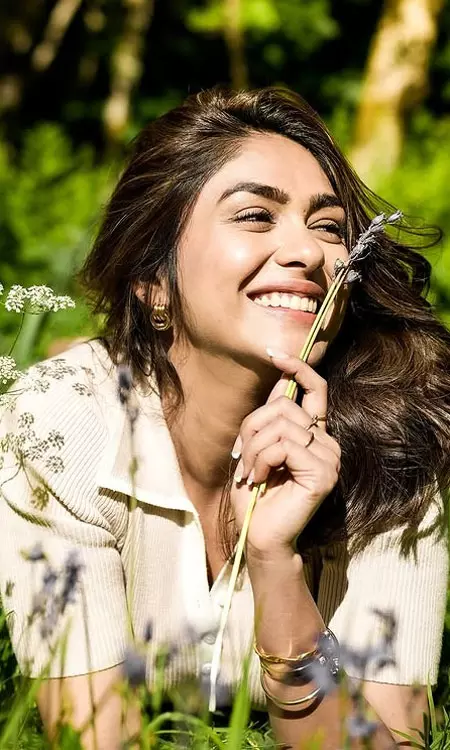 Mrunal Thakur Finds Joy in Nature