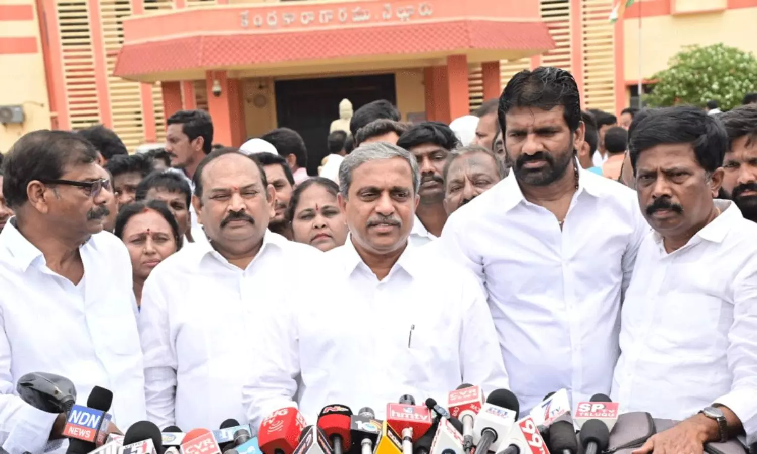 కర్త, కర్మ, క్రియ అంతా సజ్జలే..! కర్త, కర్మ, క్రియ అంతా సజ్జలే..!