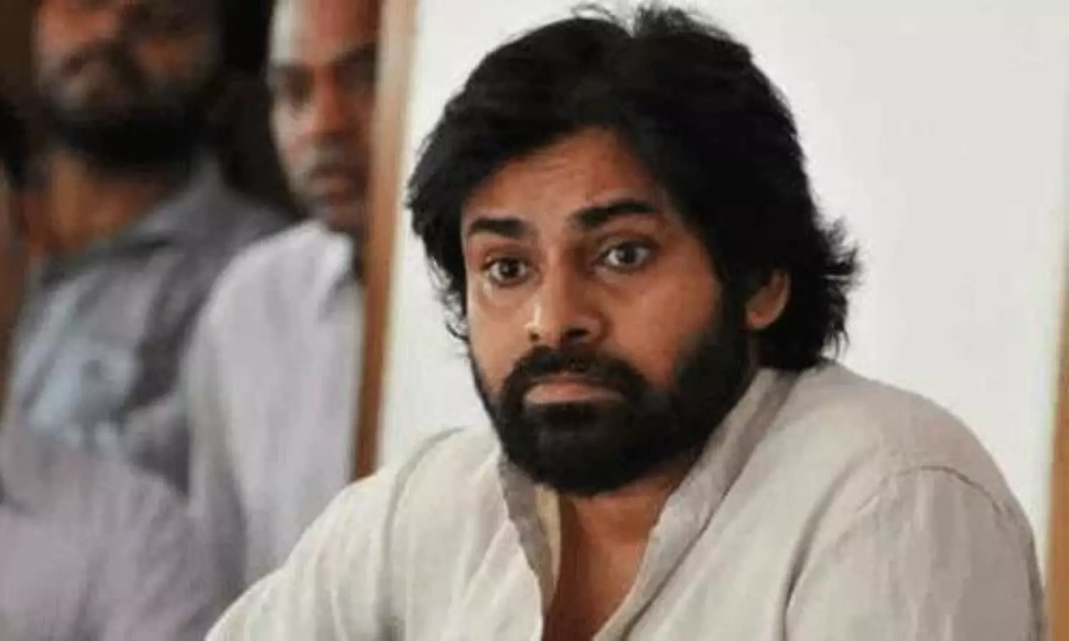 పవన్ ను ఇరకాటంలో పెట్టిన చంద్రబాబు ప్రభుత్వం.. ఇప్పుడెలా?