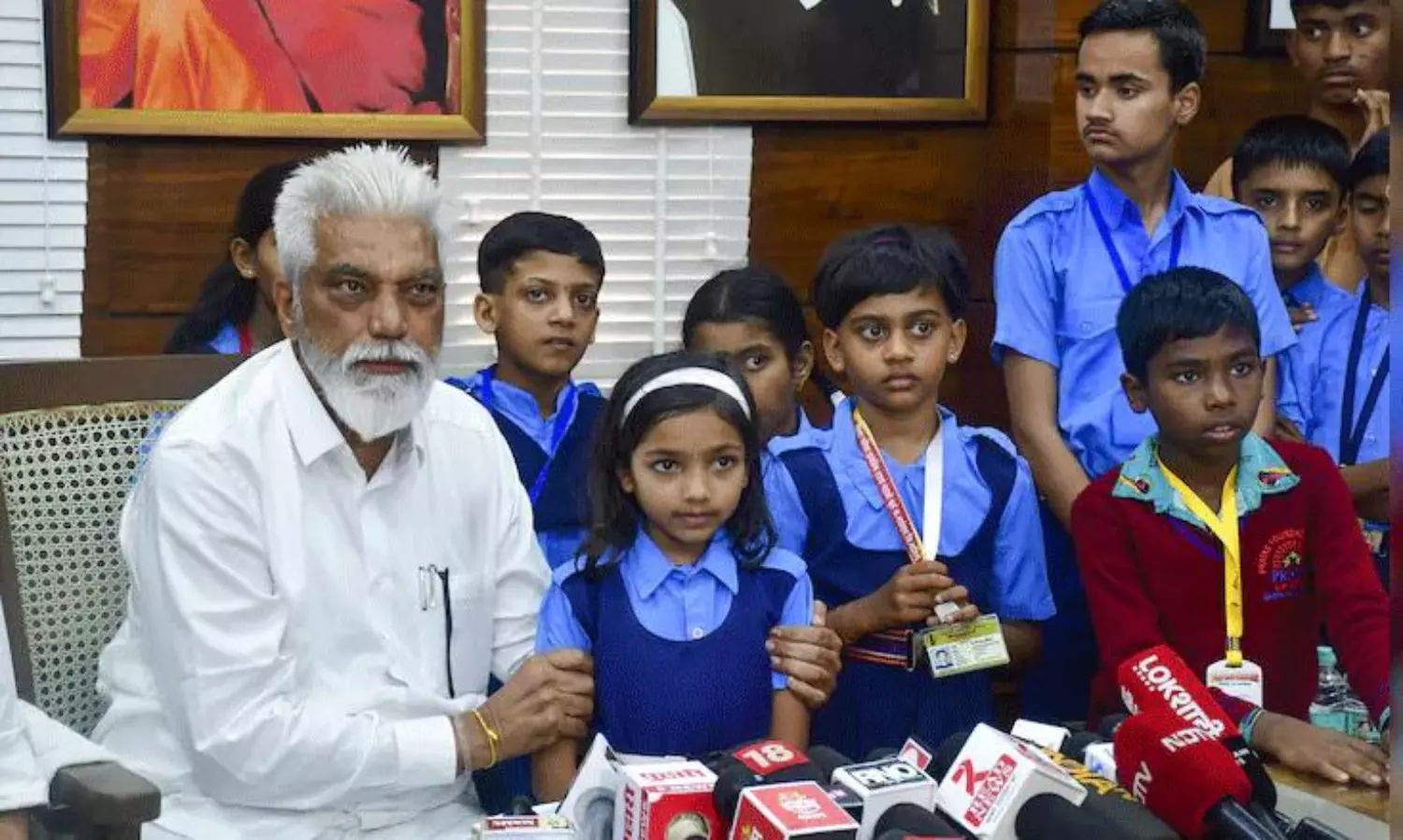 ప్రభుత్వం సంచలన నిర్ణయం.. ఒకటో తరగతి నుంచే సైనిక శిక్షణ.. దేశభక్తి, క్రమశిక్షణే లక్ష్యం!