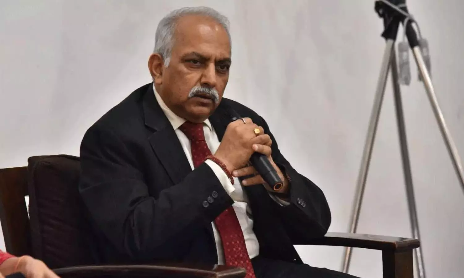 భారత్ దాడిలో పాక్ న్యూక్లియర్ సెంటర్ ధ్వంసం.. రక్షణ మంత్రి సలహాదారు షాకింగ్ కామెంట్స్! భారత్ దాడిలో పాక్ న్యూక్లియర్ సెంటర్ ధ్వంసం.. రక్షణ మంత్రి సలహాదారు షాకింగ్ కామెంట్స్!