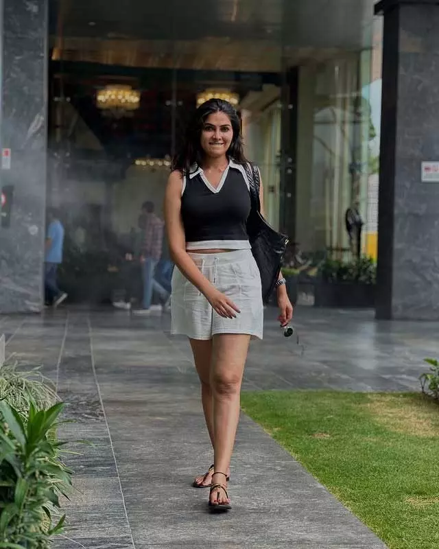 Divi Vadthya shares casual charm