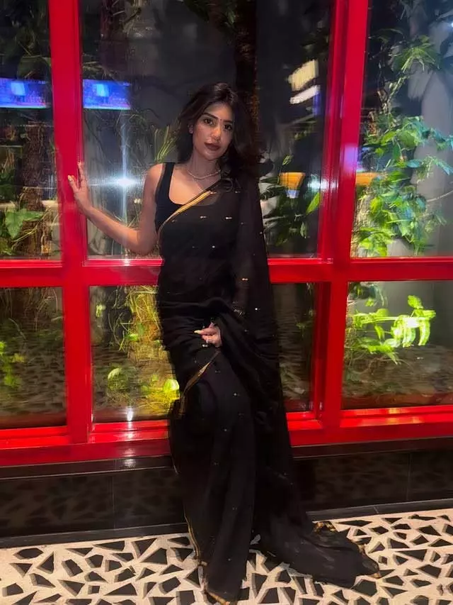 Supritha New Post in Black Saree Is Winning Instagram