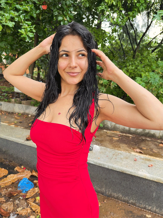 Shehnaaz Gill’s Rainy Day Vibes in Goa Go Viral Shehnaaz Gill’s Rainy Day Vibes in Goa Go Viral