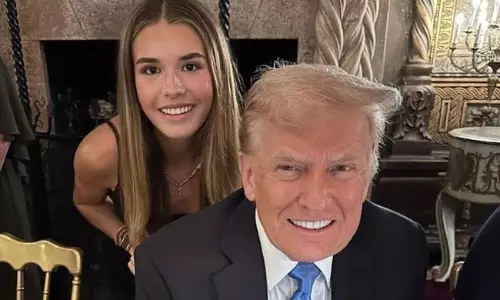 ట్రంప్ మనవరాలి కోసం గోడదూకేశాడు.. కట్ చేస్తే..