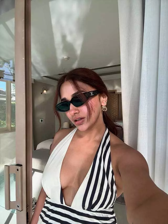 Jiya Shankar Glows in Sun-Kissed Holiday Vibes