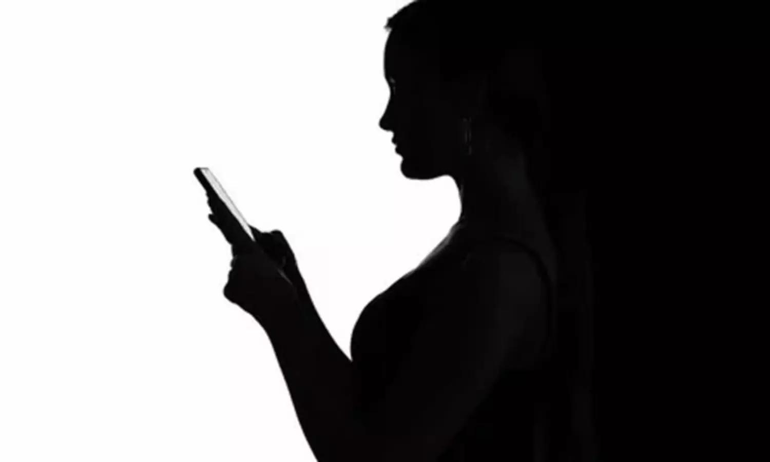 ఫోన్ చేసి మరీ రిక్వెస్ట్.. హీరోయిన్ల పరిస్థితి అలా ఉందా? ఫోన్ చేసి మరీ రిక్వెస్ట్.. హీరోయిన్ల పరిస్థితి అలా ఉందా?