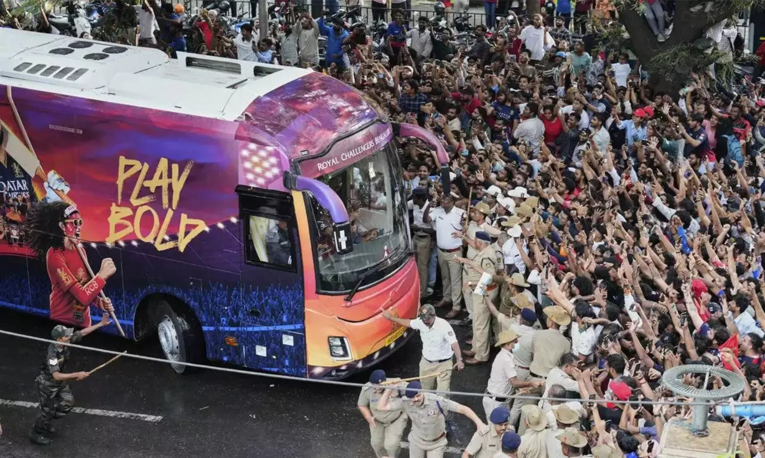 చిన్నస్వామి దుర్ఘటన.. పోయినవన్నీ నవ యువ ప్రాణాలు