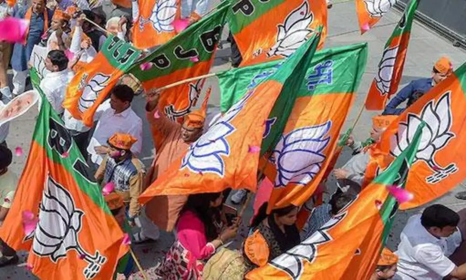 క‌మ‌ల‌నాథుల‌కు కునుకు క‌రువు.. ఏం జ‌రుగుతోంది?