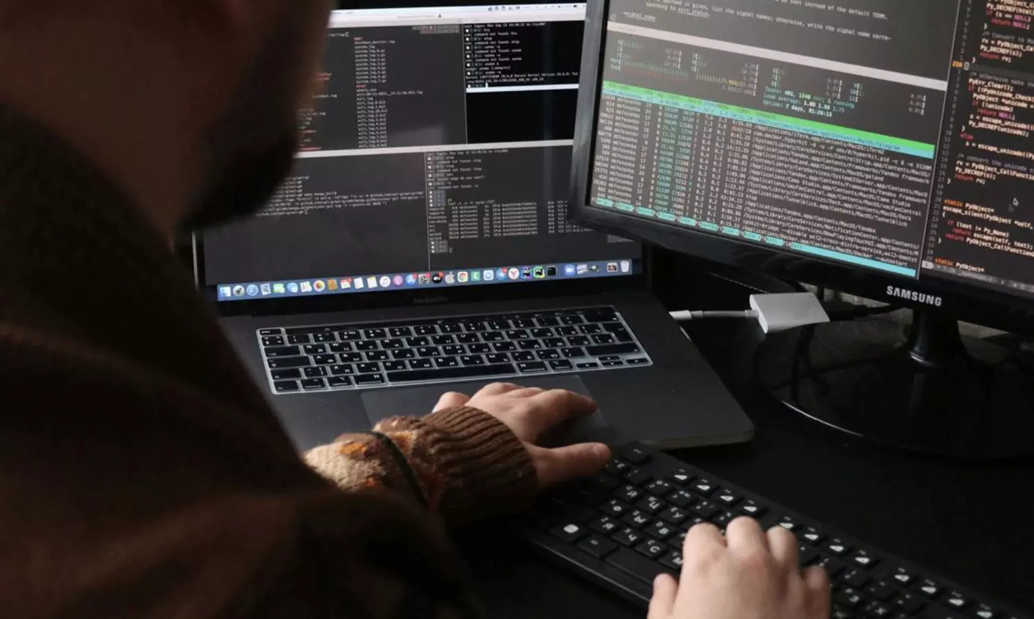 $100K నుంచి రూ.10 లక్షలకు..  H1B టెకీల జీతాలు.. ఇదీ వారి కష్టాల గాథ