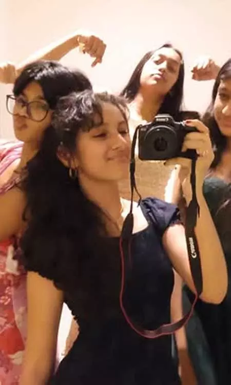 Sitara Ghattamaneni mirror moments with the best