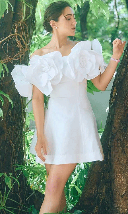 Sara Ali Khan’s Nature-Inspired Look Captures Hearts on Instagram