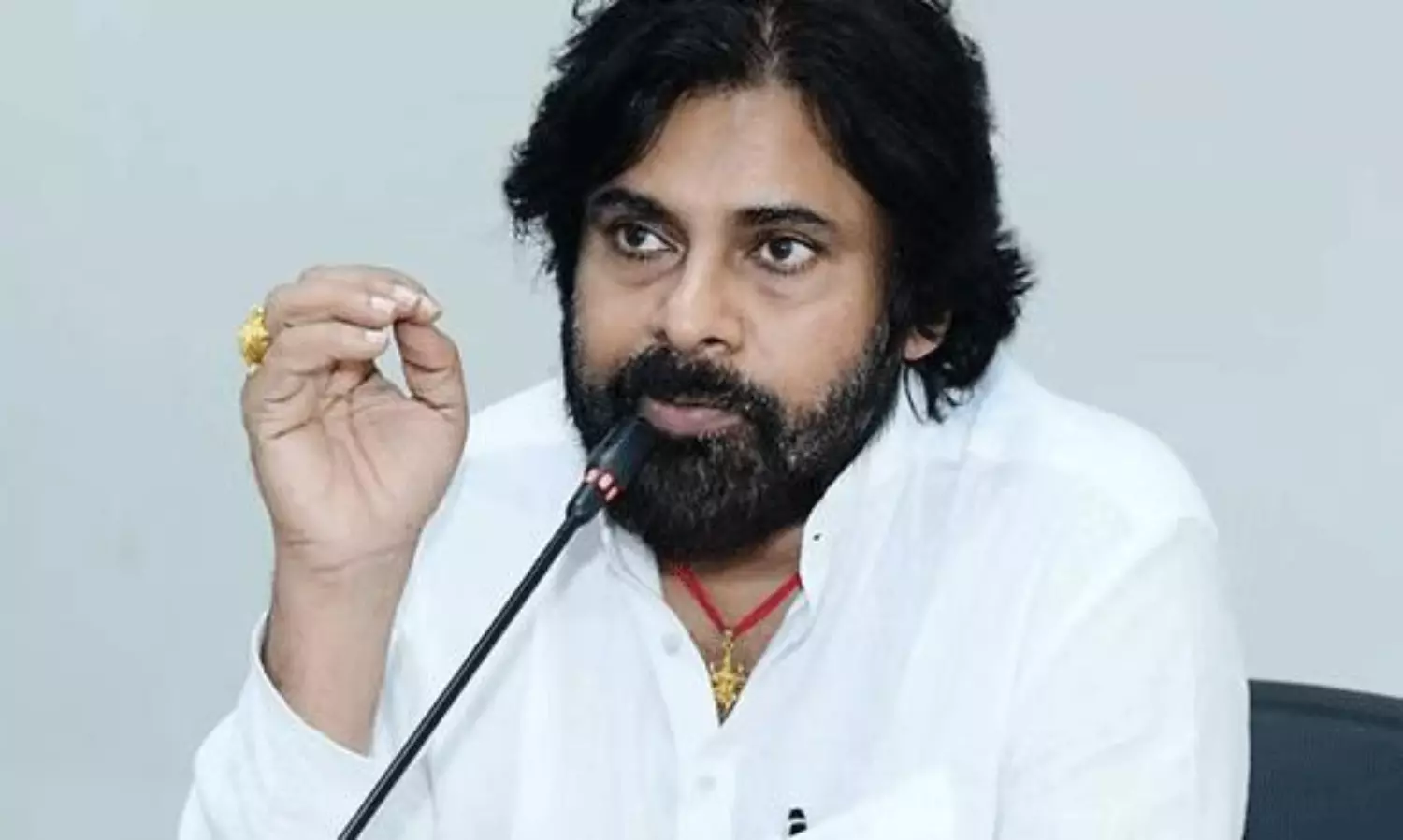 పవన్ సౌండ్ తగ్గుతోందా ?