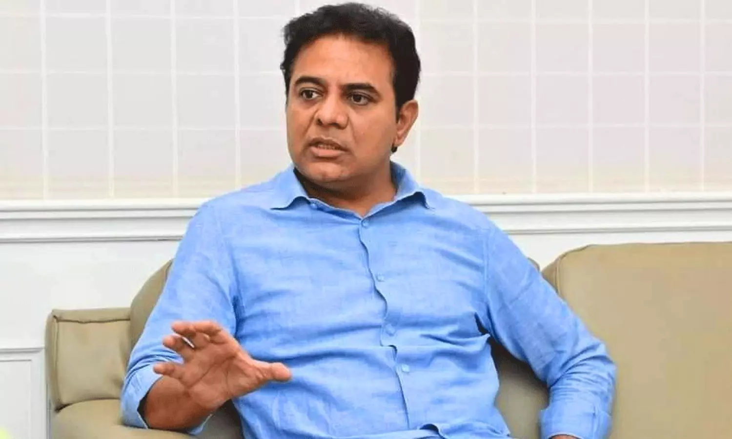 అమెరికా టూర్ కుదించుకొని హుటాహుటిన వస్తున్న కేటీఆర్