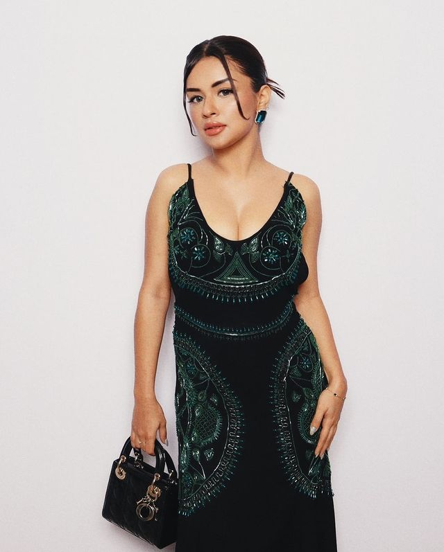 A Vibrant Glimpse: Avneet Kaur’s Playful Clicks