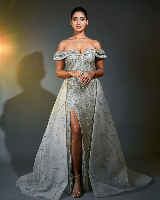 Experience Glamour with Nikita Duttas Fashion Statement Experience Glamour with Nikita Duttas Fashion Statement