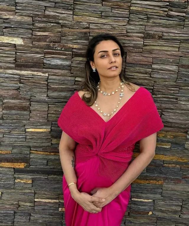 Namrata Stuns With Peach Look Namrata Stuns With Peach Look