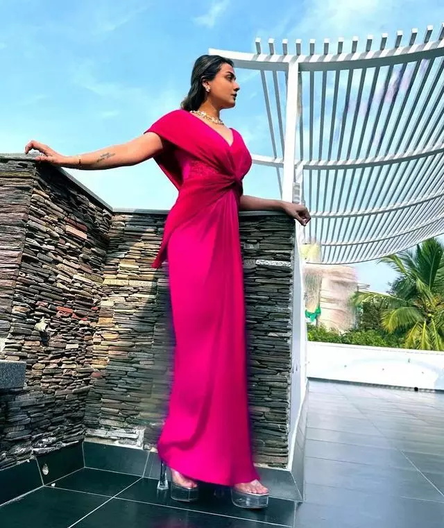 Namrata Stuns With Peach Look Namrata Stuns With Peach Look