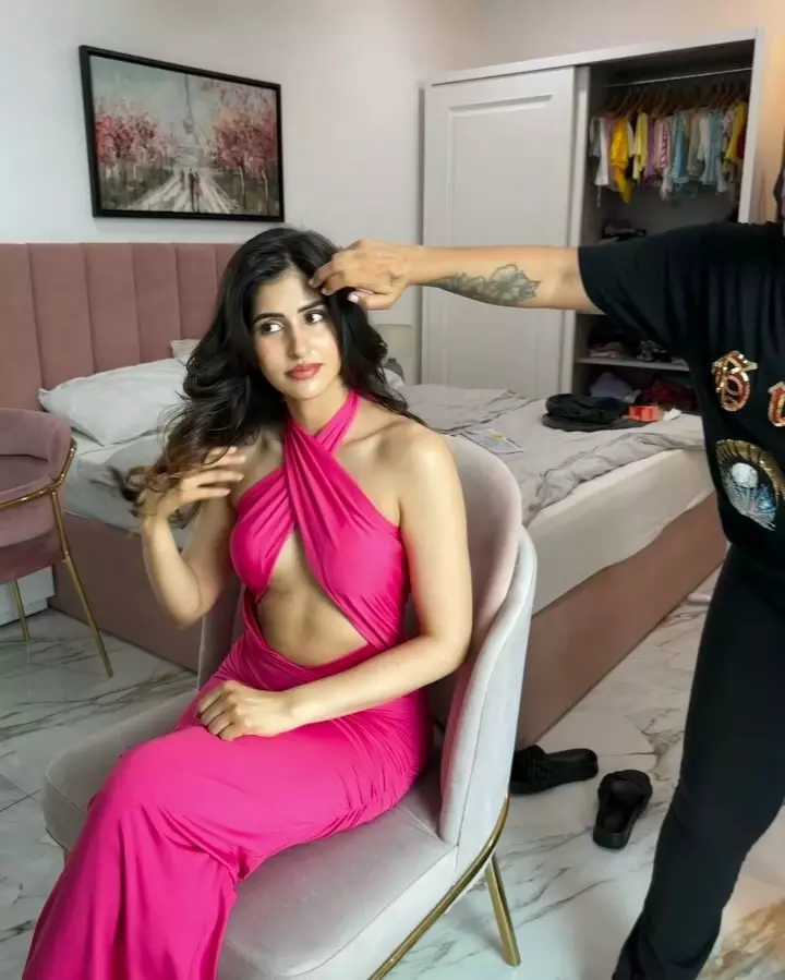 Sakshi Malik shines in a simple yet stylish dress Sakshi Malik shines in a simple yet stylish dress