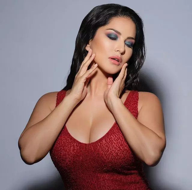Impeccable Beauty Of Sunny Leone Impeccable Beauty Of Sunny Leone