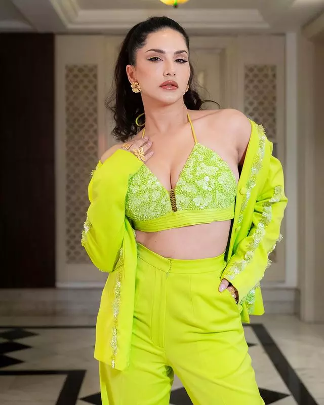 Impeccable Beauty Of Sunny Leone Impeccable Beauty Of Sunny Leone