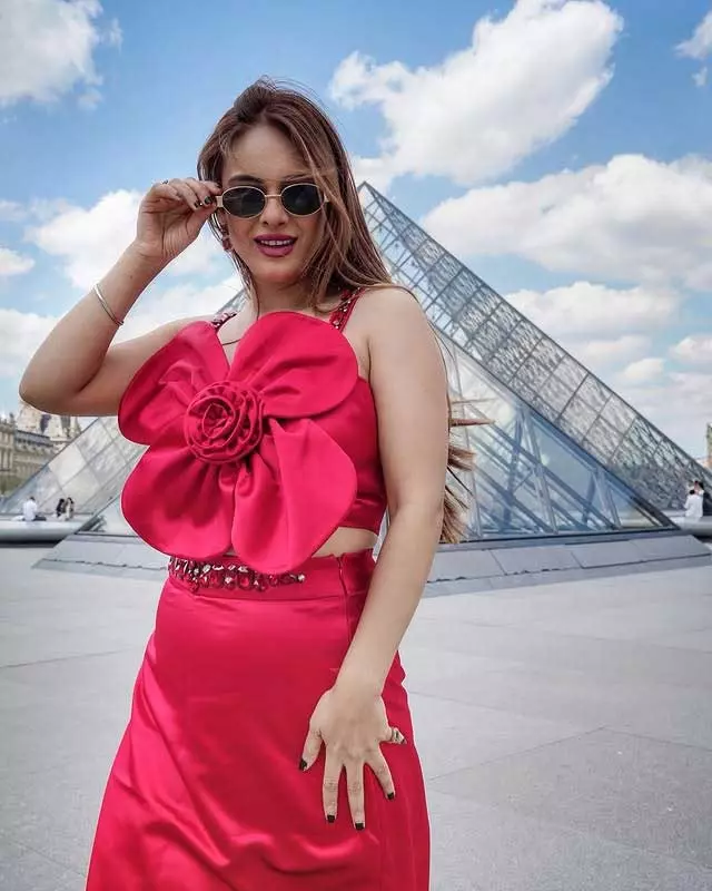 Neha Malik Turns Louvre Into Her Runway! Neha Malik Turns Louvre Into Her Runway!