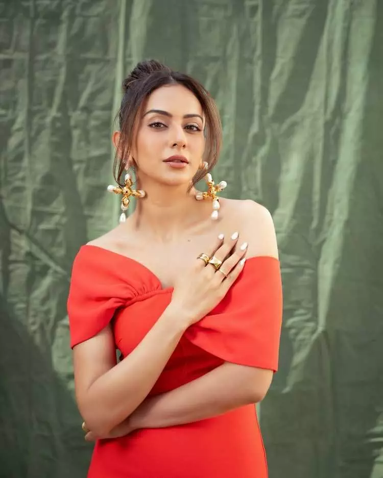Rakul’s Red Hot Look Steals The Show!