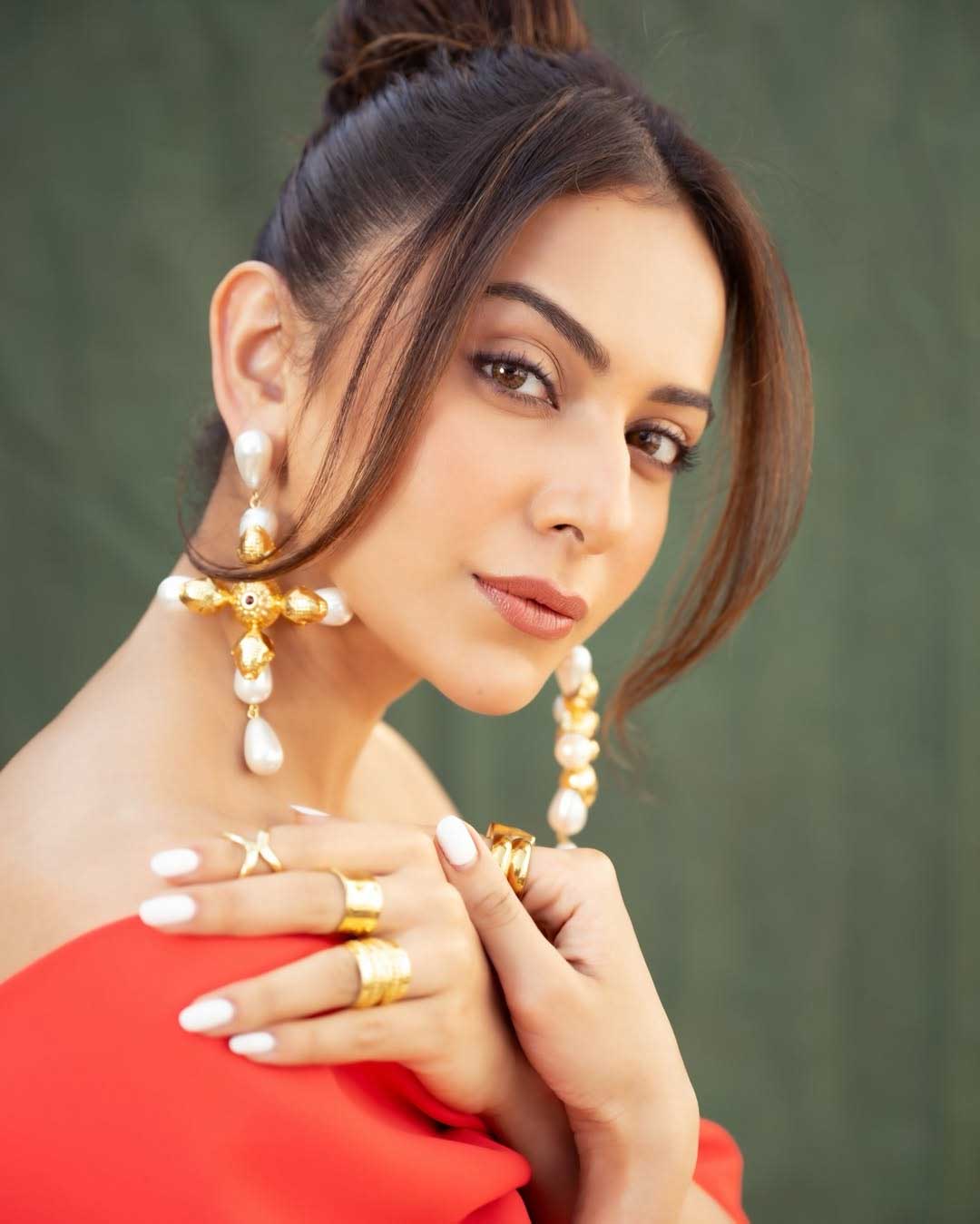 Rakul’s Red Hot Look Steals The Show!