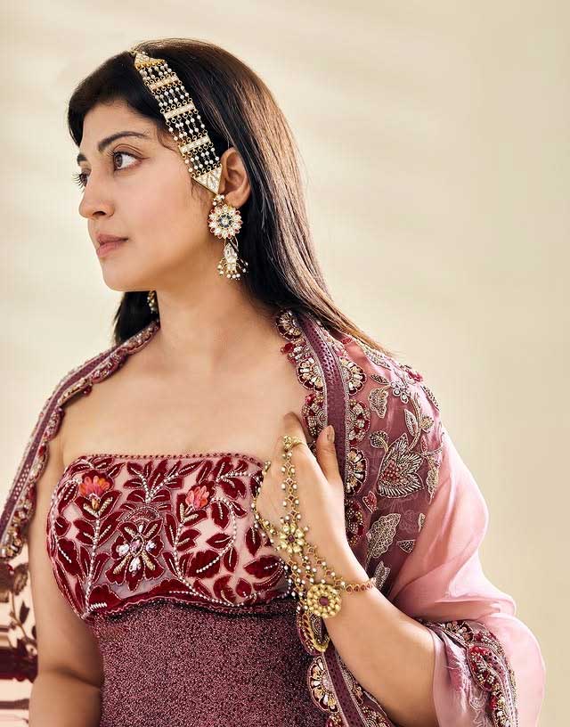 Pranitha Brings Calm in Purple Power Look! Pranitha Brings Calm in Purple Power Look!