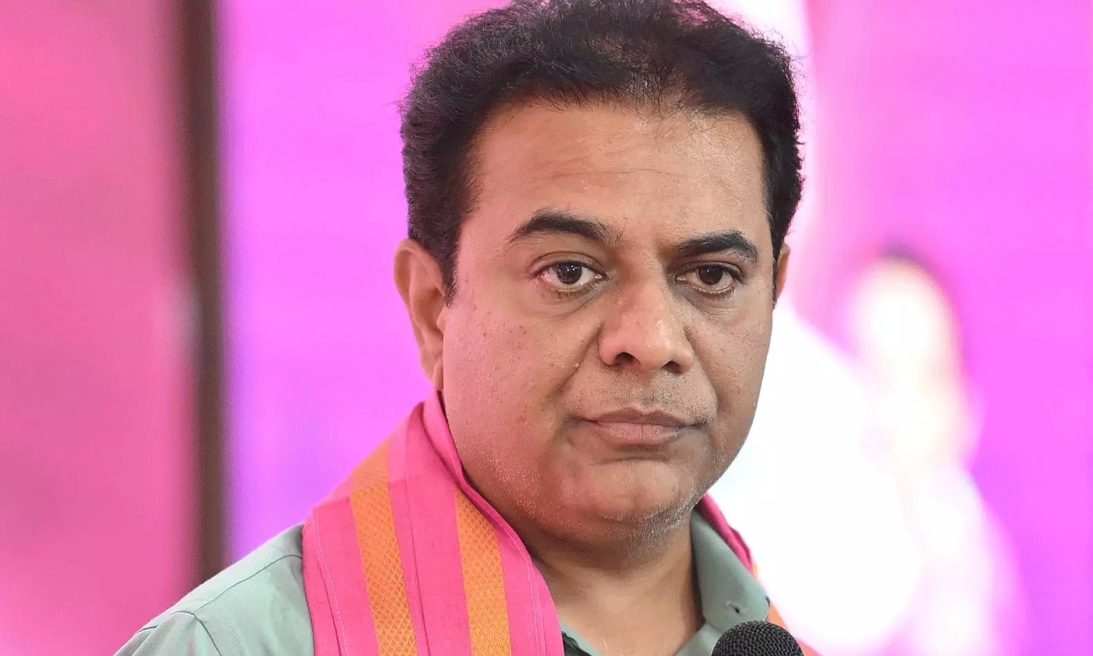 కేటీఆర్ కు సుప్రీంకోర్టు నోటీసులు.. బీఆర్ఎస్ లో కలకలం
