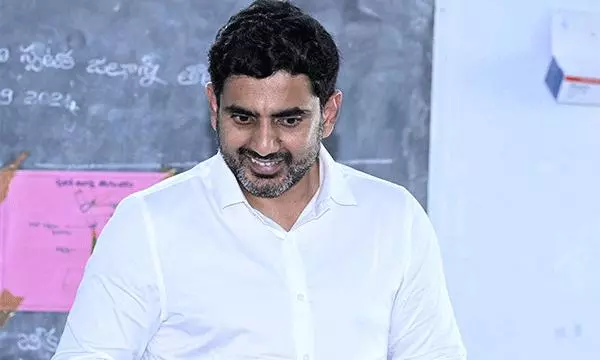 లక్షల్లో నిరక్షరాస్యులు...లోకేష్ షాక్