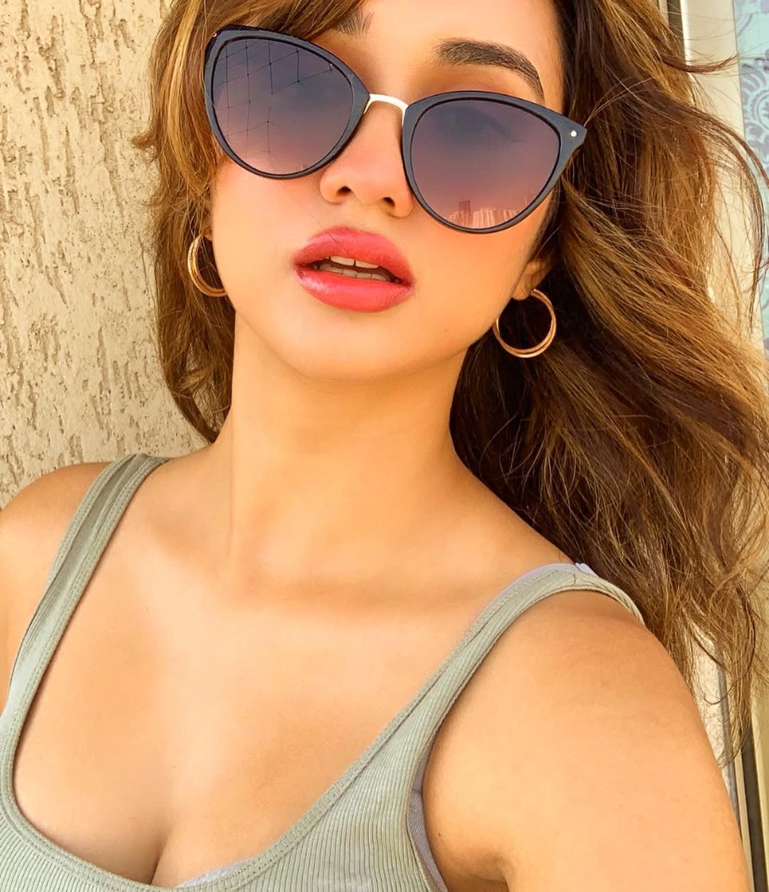 Akanksha Sharma Wows Fans in Effortless Charm Akanksha Sharma Wows Fans in Effortless Charm