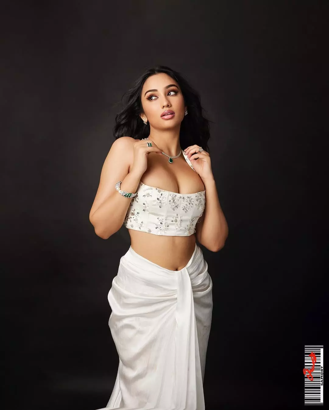 Akanksha Sharma Wows Fans in Effortless Charm Akanksha Sharma Wows Fans in Effortless Charm