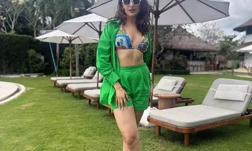 Pragya Jaiswal Enjoys Her Day Out in Uluwatu