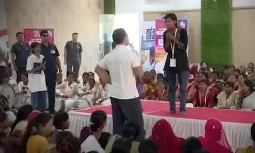 మీలాగే నేను పెళ్లి చేసుకోను.. రాహుల్‌ తో యువతి రియా.. వైరల్ వీడియో