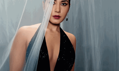 Raashii Khanna Lights Up Instagram in Glamorous Look